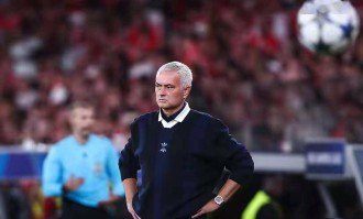 500万投入！穆帅携26冠回归本菲卡，10天能破8分差距吗？