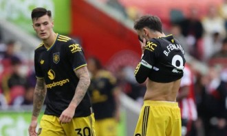 曼联1-3再遭羞辱，阿莫林拒绝辞职坚信可逆袭！战绩直逼滕哈格下课时