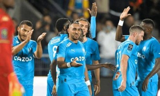 法甲巅峰对决：马赛主场迎巴黎圣曼，中游劲旅能否阻击榜首霸主？