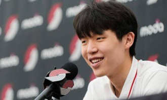 杨瀚森谈首秀最满意一点 直言比赛节奏快喘不上气